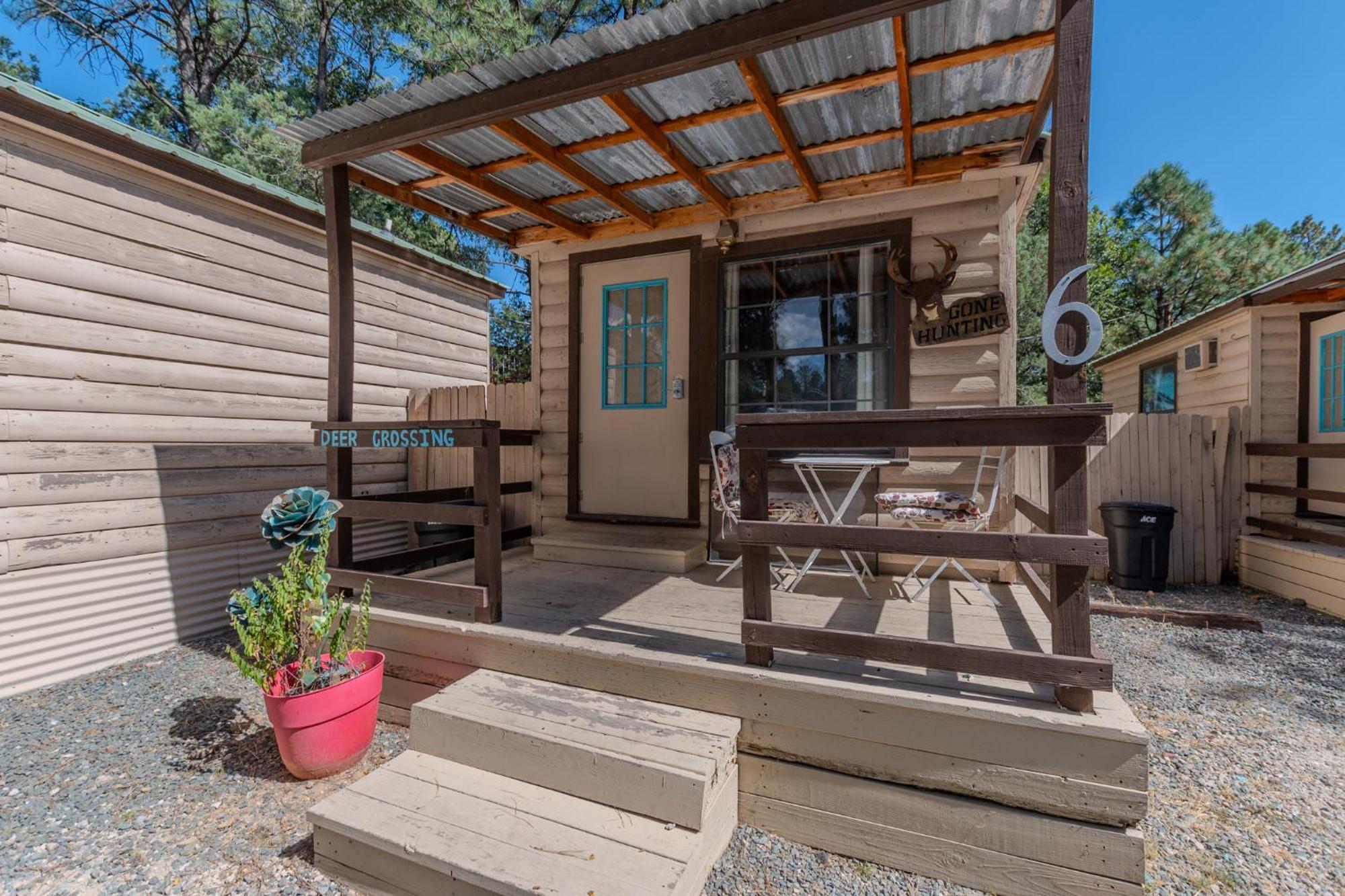 רואידוסו Enchanted Hideaway Cabins And Cottages מראה חיצוני תמונה