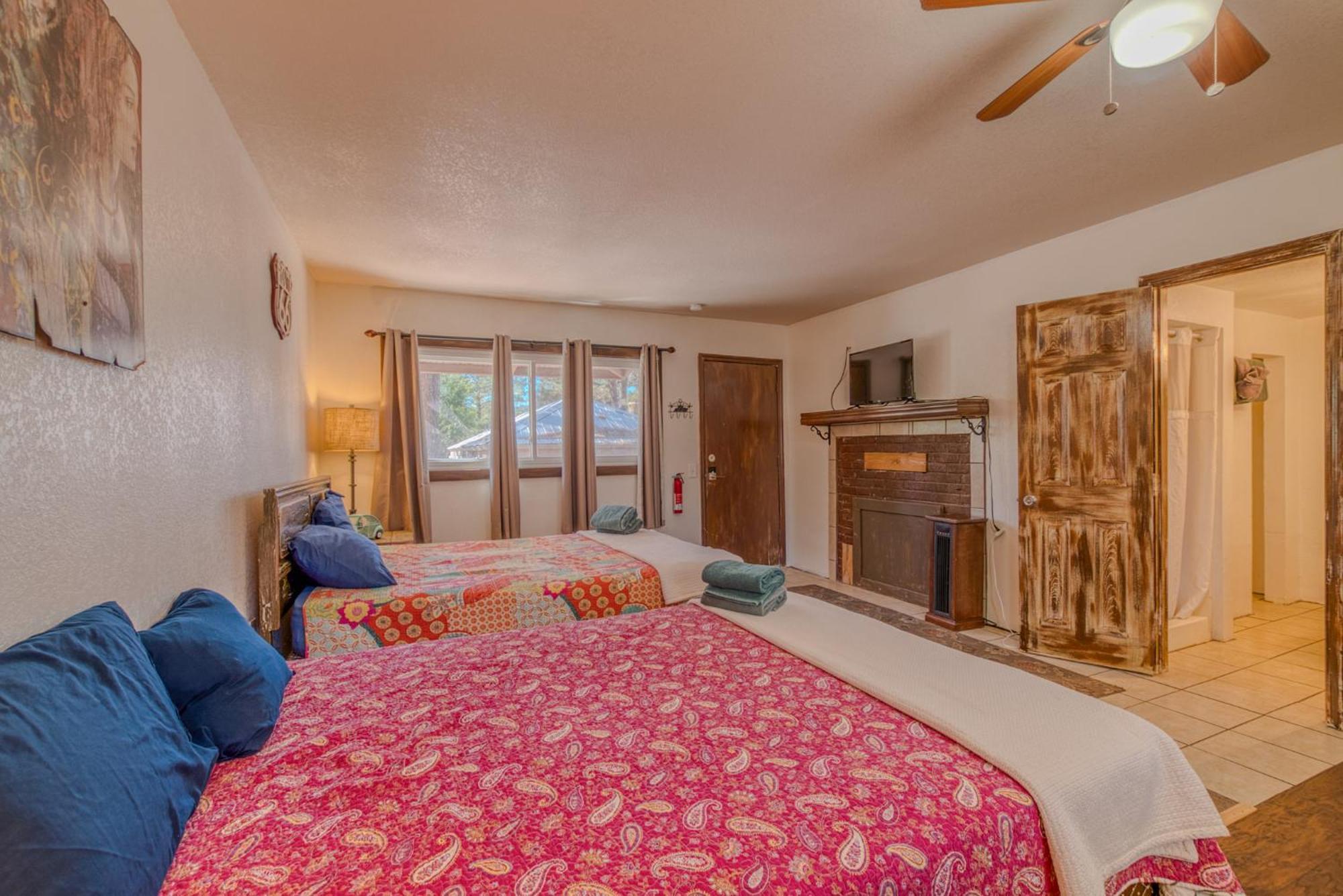 רואידוסו Enchanted Hideaway Cabins And Cottages מראה חיצוני תמונה
