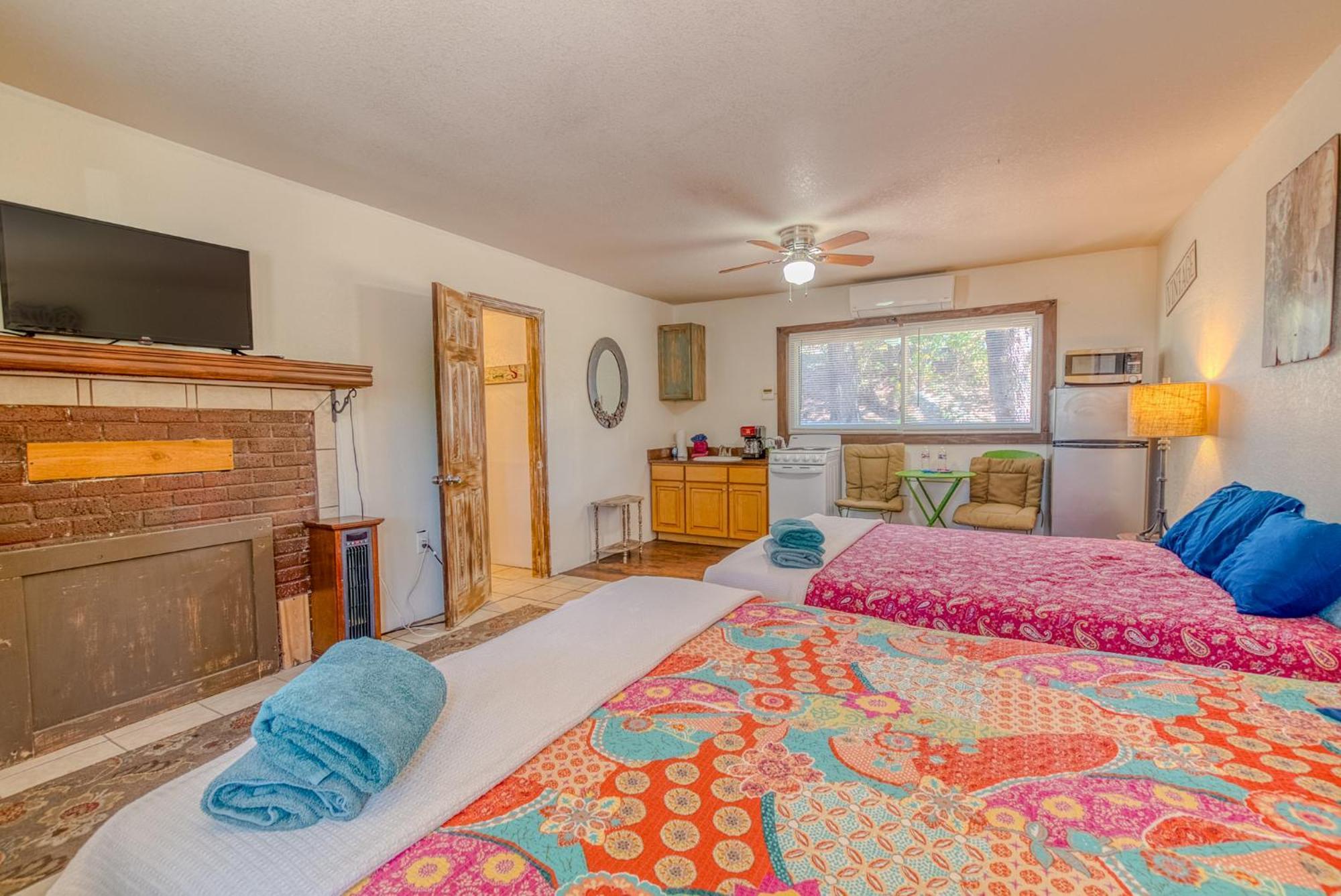 רואידוסו Enchanted Hideaway Cabins And Cottages מראה חיצוני תמונה