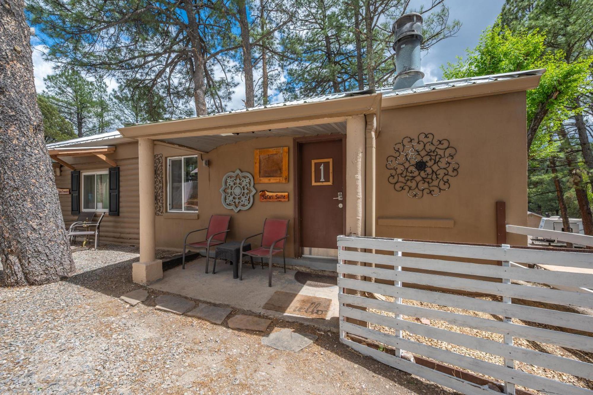 רואידוסו Enchanted Hideaway Cabins And Cottages מראה חיצוני תמונה
